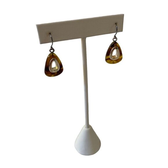 Teardrop Tortoise Shell & Silver Toned Lightweight Retro Looking Drop Earrings. - Picture 2 of 5